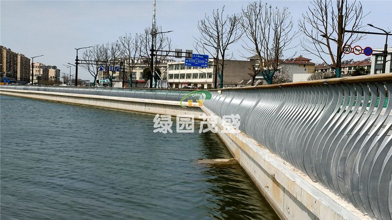 南鋼桃湖公園鋁欄桿4副本.jpg